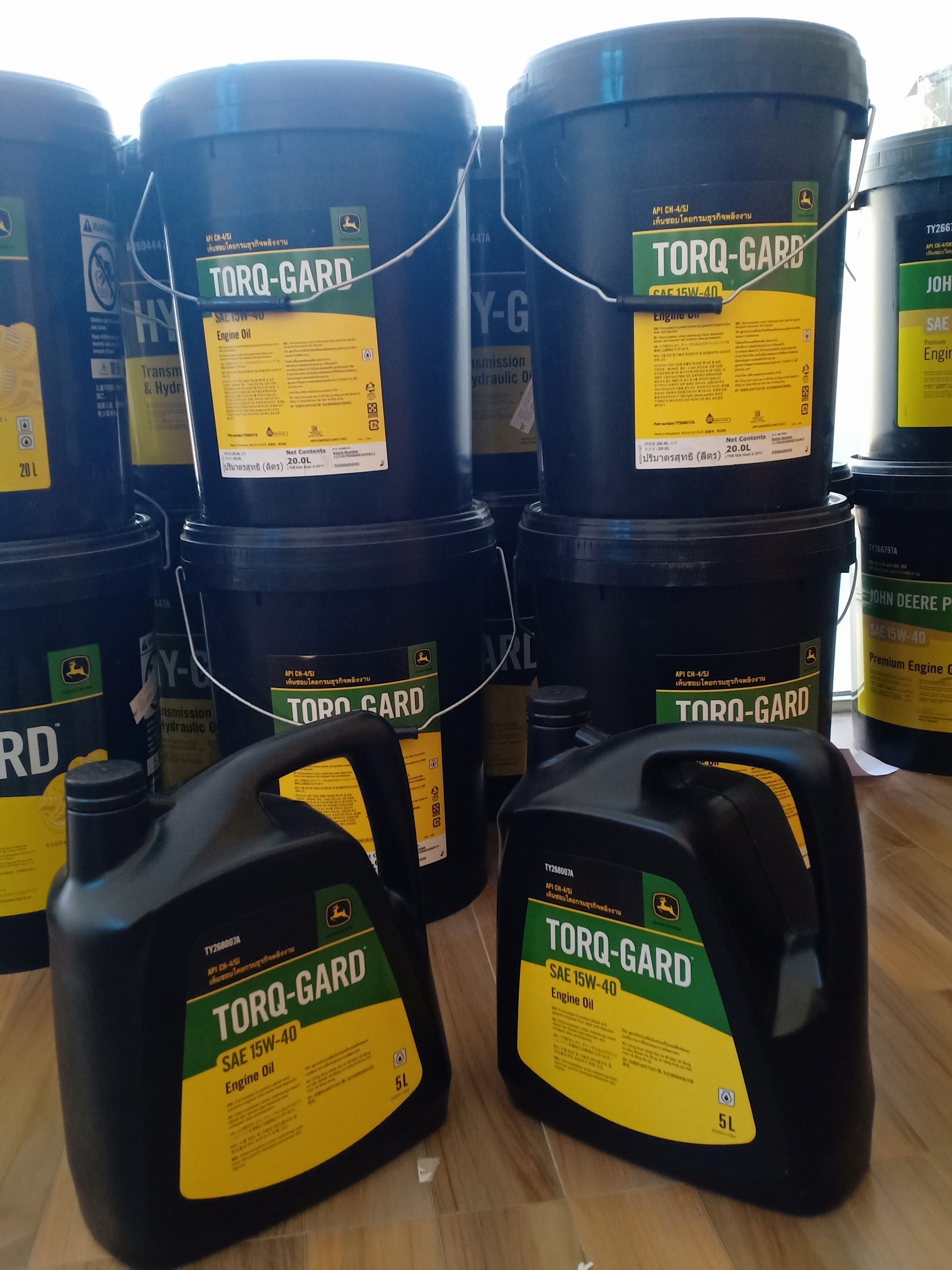 Nhớt động cơ Torq-Gard 15W-40 tiêu chuẩn API CH-4 / SJ John Deere