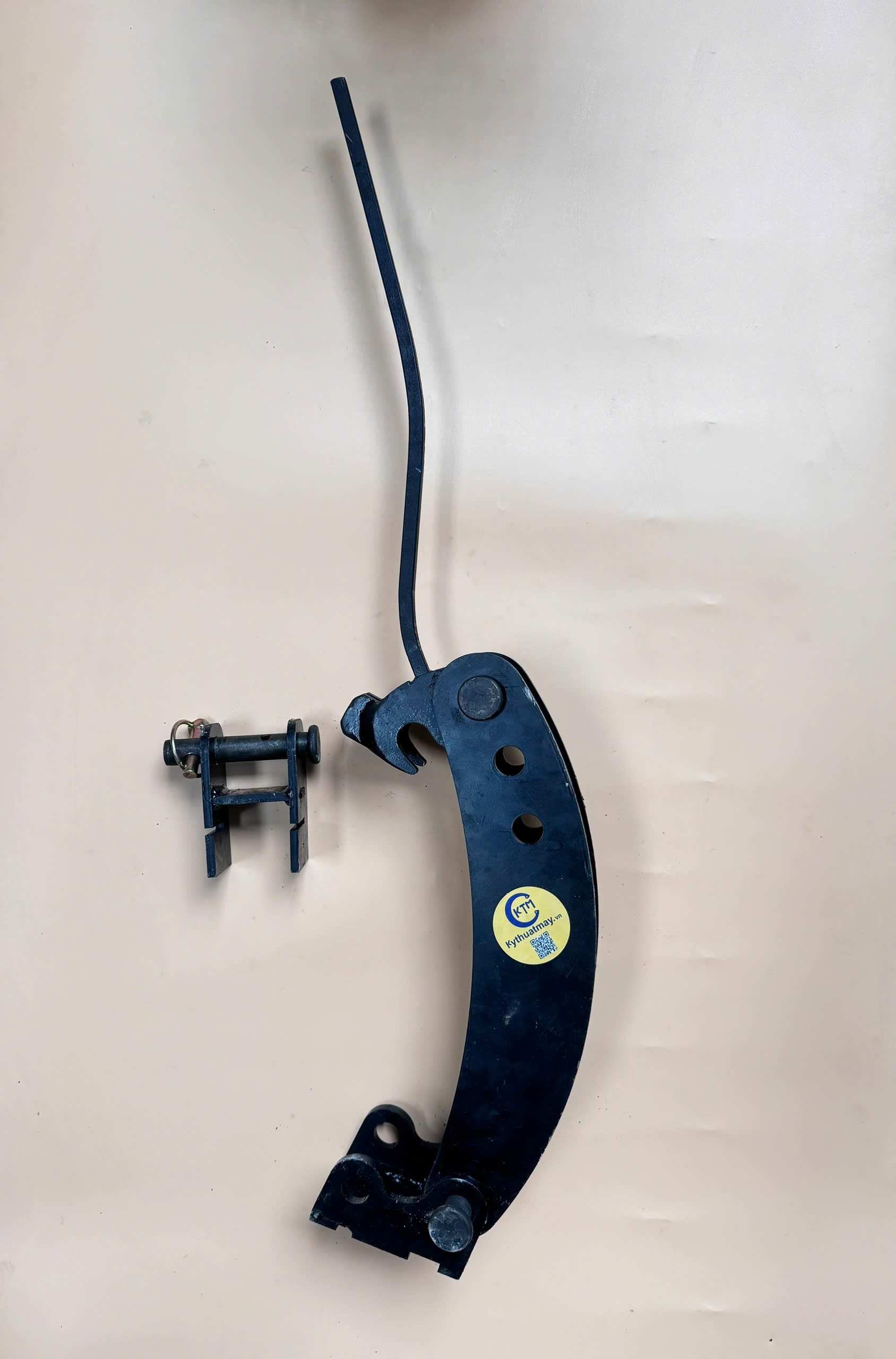 Móc lật đổ lúa KTM